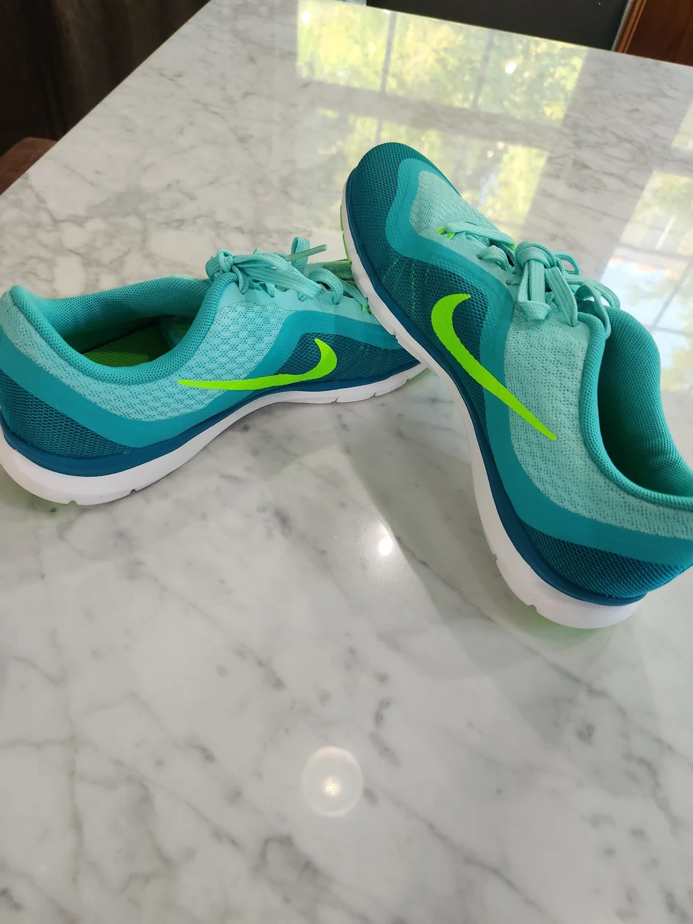 Nike Women's Teal & Aqua Athletic Shoes with Neon Accent, BRAND NEW.